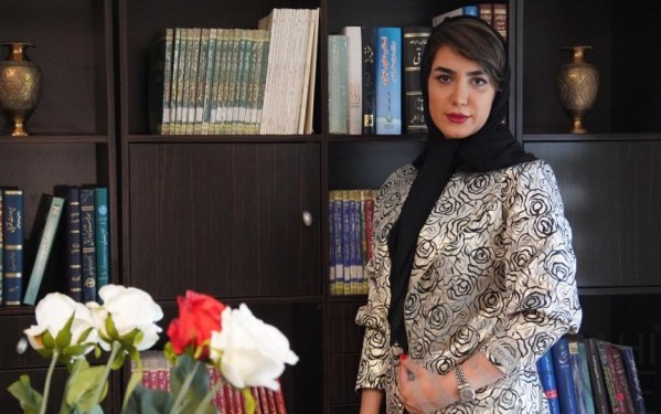 وکیل پایه یک دادگستری خانم مونا ترابی