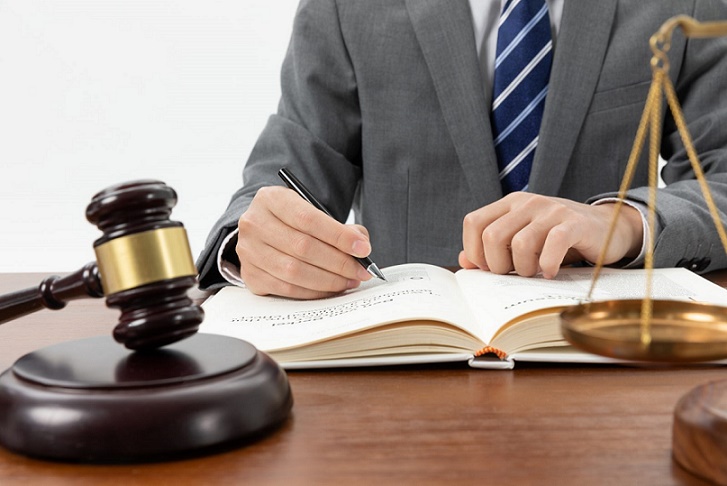 وکیل حضانت فرزند خارج از کشور